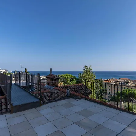 Fuor Del Vento * Alassio